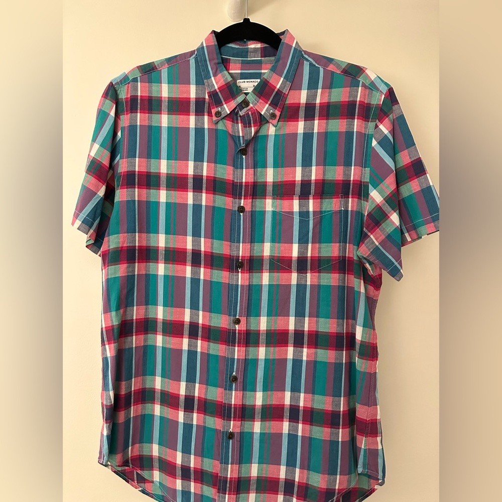 Club Monaco men’s M short sleeve button down - 100% cotton - excellent condition